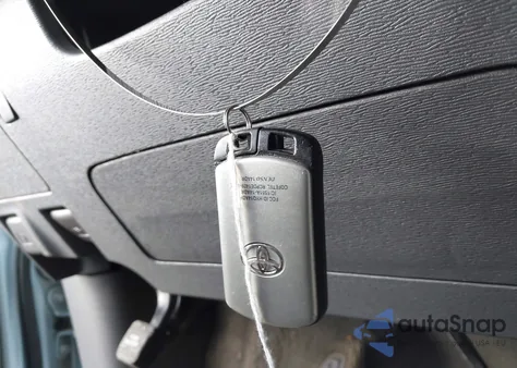 2015 Toyota Sienna Xle 8 Passenger from USA, damaged, VIN 5TDYK3DC1FS561140